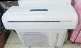 Jual ac Elektrolux 1/2 pk lowwat 320 watt kondisi 95% ori semua