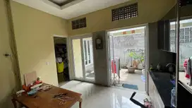 Dijual Ruko Strategis 1,5 Lantai di Mainroad Otista Bandung Kota