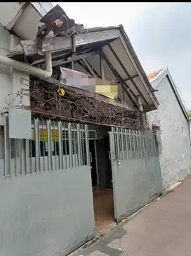 Rumah layak huni 2 lantai di Kramat Baru,Jakarta Pusat