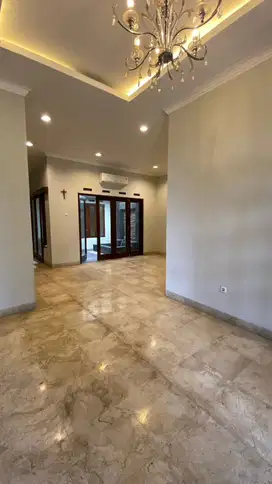 Dijual Rumah proses renov di Singgasana Pradana
