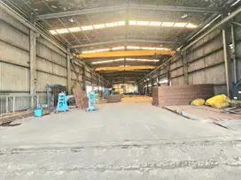 Gudang dengan crane di trosobo sidoarjo