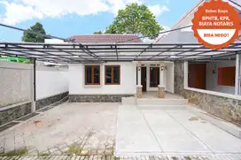 Dijual Rumah Bagus di Srengseng Sawah Jagakarsa, Halaman Luas J-12770