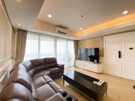 Sewa apartemen royale springhill 3 kamar furnish 196 meter golf view