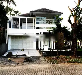 Rumah 2 Lantai Hook Bagus SHM di Diamond Hill, Surabaya