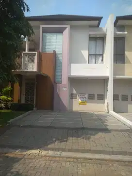 Rumah 2 Lantai Furnish di BSD The Green Dekat Tol
