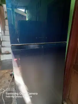 Dijual kulkas Thosiba jumbo 500 liter orisinil