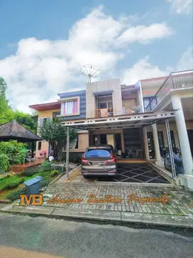 RUMAH DG HALAMAN LUAS DAN BANGUNAN MANDIRI, CLSUTER THE GREEN BSD