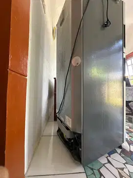 Kulkas 2 pintu elctrolux ETB2302PE