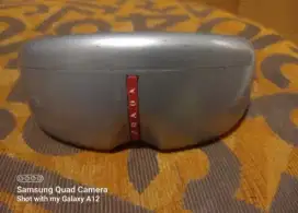 Box Kacamata PRADA,masih bagus kuat,klip kuat rapat,dlm mulus