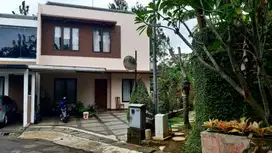Rumah 2 lantai Cantik dan Asri