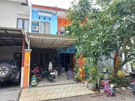 DIjual Rumah 2Lantai Minimalis Strategis diPerum TAMAN TIARA Sidoarjo