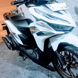 Vario 2023 putih