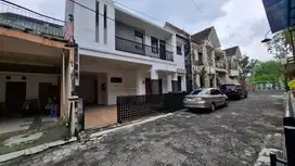 Disewakan Rumah Tinggal 2 lantai dalam Perum Taman Kuantan Mlati Slema