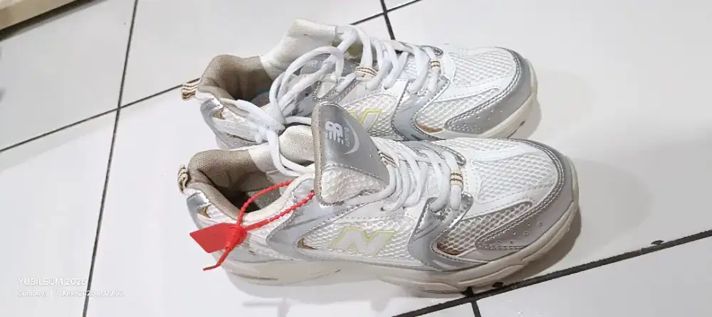 Sepatu Sport Wanita