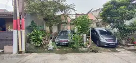 Rumah Rusak Mutiara Gading Timur