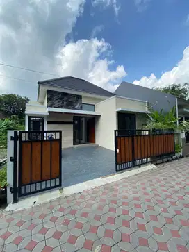 Dijual Rumah Siap Huni model Kekinian Dekat Masjid suciati