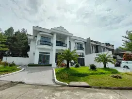 Rumah Mewah Dengan Kolam Renang Di Cluster Sentul City