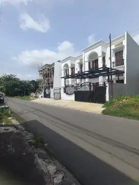 jual rumah jalan lebar di pondok kelapa dekat stasiun kelender Jaktim