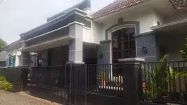 Rumah Eksklusive Di Sidoarum Dekat Bantulan