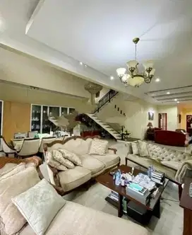 Rumah Menteng Jl Mendut 733m² ada Kolam Renang hadap Timur