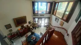 Rumah Menteng Jl Yusuf Adiwinata 629m² hadap Barat