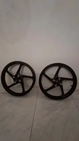 VELG DEPAN BEAT R.14