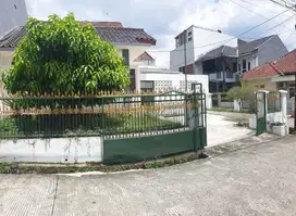 Disewakan Rumah Luas di Indraprasta 2