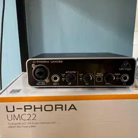 benringer umc22 ( baru 1 bulan, masih garansi)