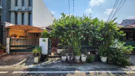 Rumah luas 300m² lokasi strategis bebas banjir