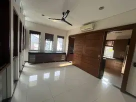runah 2lantai yg rapi, tenang, nyaman