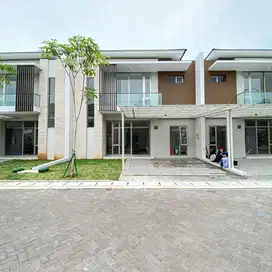 jual cepat rumah pik2 10x25 3 lantai tahap 1 bagus