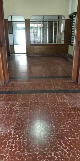 Disewakan Rumah di Sayap Dago, lokasi bisnis cocok utk Usaha/FO/Kantor