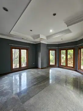 Dijual rumah super luas murah di pondok indah
