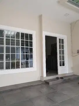 DIJUAL RUMAH BARU, CANTIK MINIMALIS DI HIBRIDA. BEBAS BANJIR