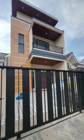 Rumah Baru Minimalis 2 Lantai di Regency Melati Mas Serpong