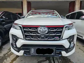 KM 50 RIBUAN Toyota Fortuner VRZ TRD At 2021 Putih Plat Ganjil Terawat