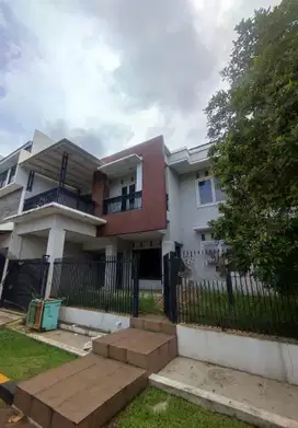Dijual Cepat Murah Rumah 2 lantai Asri Siap Huni di Puspita Loka