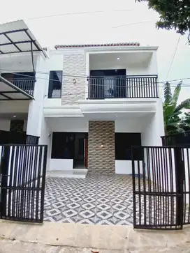 2 lantai siap huni lokasi 100 meter ke boulevard gdc depok