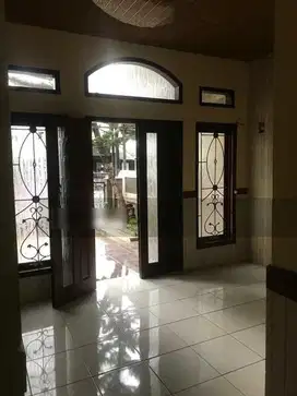 Dijual Rumah Di Sayap Surapati