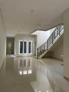 Disewakan rumah di Jl Pinang Pondok Indah JakSel