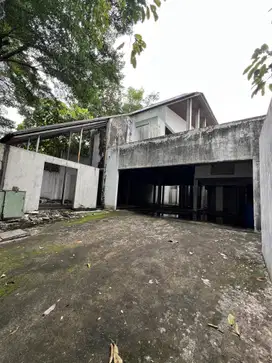 Tanah Luas Bonus Bangunan Lingkungan Tenang dan Strategis di Petojo