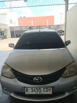 Dijual Toyota Etios Liva Silver 2013