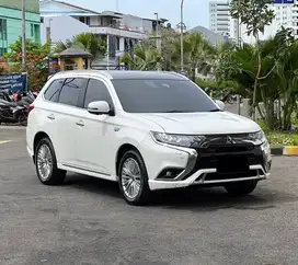Mitsubishi Outlander Phev KM Antik 20rb 2021/2019 Garansi 1 Tahun