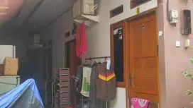Di Jual cepat kost 4 pintu dekat RS,Kampus, Mall, Pintu tol.