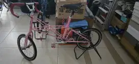 Sepeda Alex Moulton Pink Edition Banyak Variasi Kondisi Seperti Baru