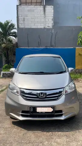 Honda Freed 1.5 E PSD 2012 Silver mulus siap pakai