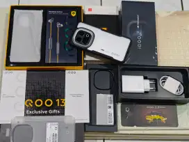 IQOO 13 16GB/512GB FULLSET BARU AKTIF WITH GIFT BOX