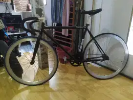 Sepeda fixie keren kesayangan