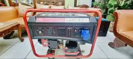 Mesin Genset Bahan Bakar Bensin bertenaga 5500 watt