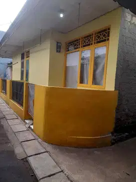 Dijual rumah investasi kontrakan 5 pintu lokasi strategis